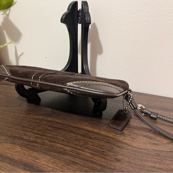 Vintage Coach Y2K suede wristlet - Picture 6 of 7